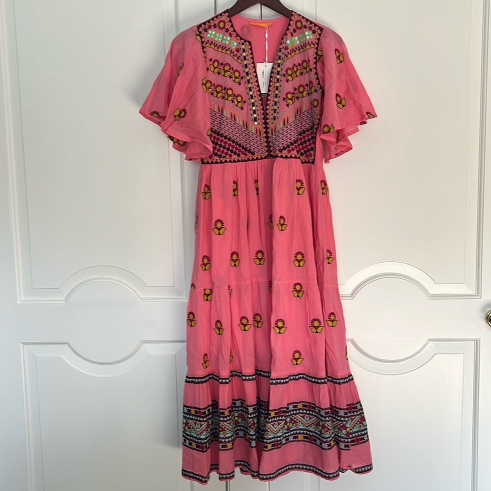 Gorgeous summer/vacation maxi dress.